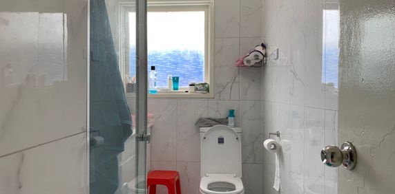 4 Bedrooms House in Springvale - Photo 2