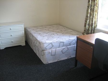 6 Bed Luxury Student House - StudentsOnly Teesside - Photo 4