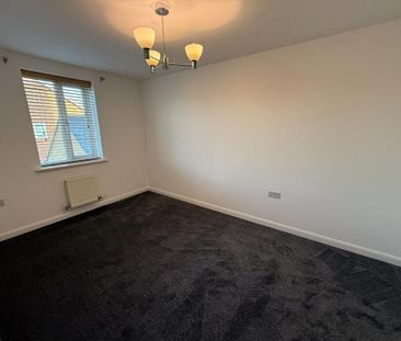 4 bedroom semi-detached house to rent - Photo 6