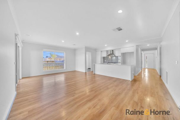 Stylish, Spacious & Perfectly Located! - Photo 1