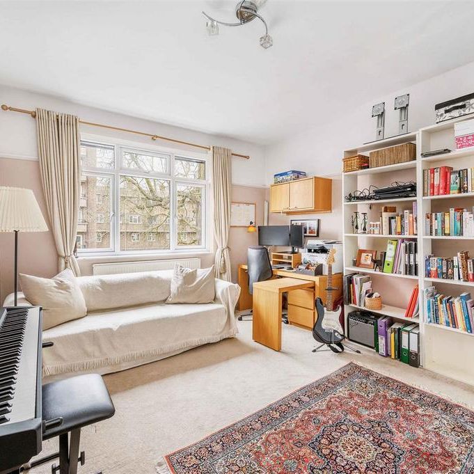 4 bedroom flat to rent - Photo 1