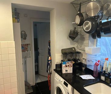 Barossa Road, Camberley, Surrey, GU15 - Photo 3