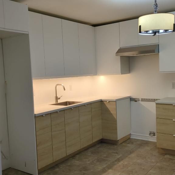 Cuisine 100% renovée, 4 1/2 disponible dès maintenant ! - Photo 1
