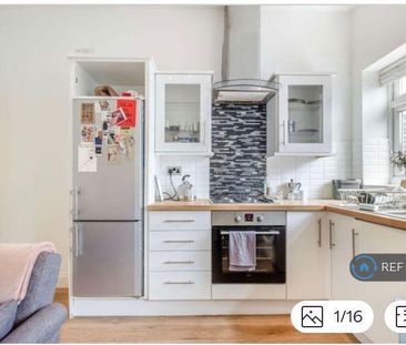 2 bedroom flat to rent - Photo 4