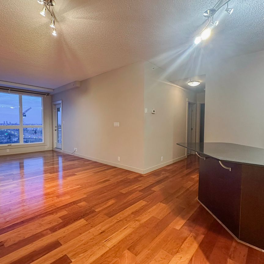 Haysboro Condo With In Suite Laundry | Underground Parking | All Utilities Included - Photo 1