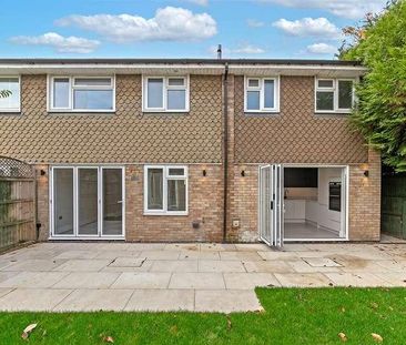 Wych Elms, Park Street, AL2 - Photo 2