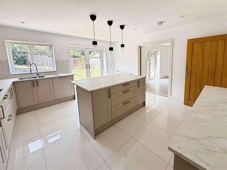 Kentwood Hill, Tilehurst, Reading, Berkshire, RG31 - Photo 5