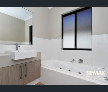 MODERN COASTAL LIVING IN BEAUTIFUL ILUKA - Photo 5