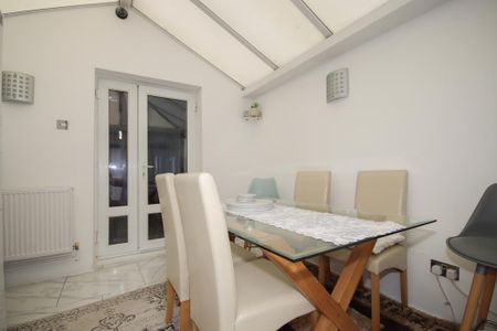 3 bedroom terraced house to rent - Photo 3