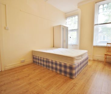 1 bedroom Flat - Photo 4