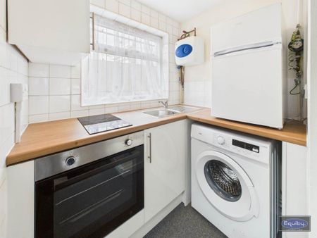 1 bedroom flat to rent - Photo 5