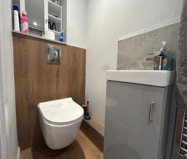 3 bedroom semi-detached house to rent - Photo 3