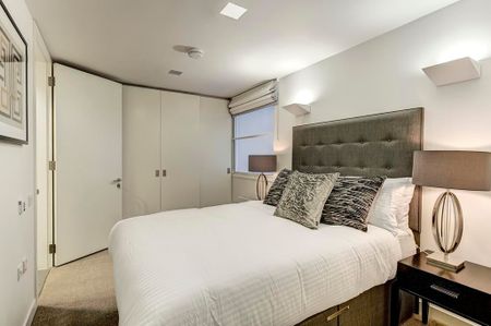 Luxuriously Designed Two-Bedroom Apartment High-end Amenities Concierge Service - Photo 4