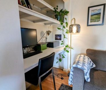 MODERN AND SPACIOUS - Photo 6