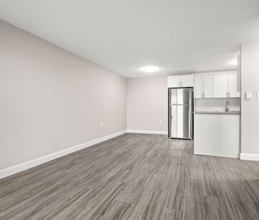 Derby Lane Apartments - Photo 1