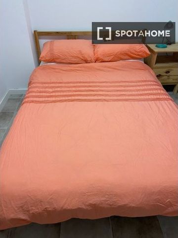 valencia, Valencian Community 46024 - Photo 2