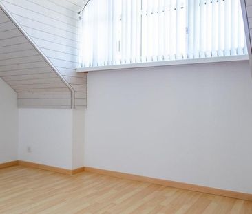 Heimelige Dachwohnung mit Wintergarten - Foto 6