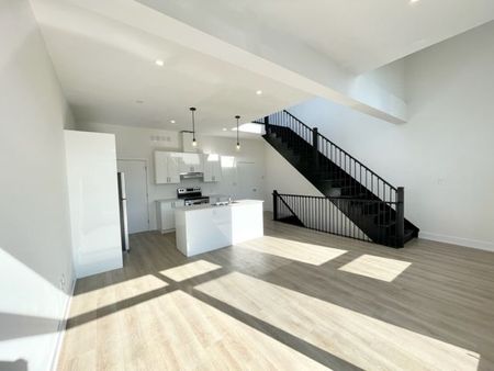 For Lease - 29 Summersides Mews, Pelham, Ontario - Photo 2