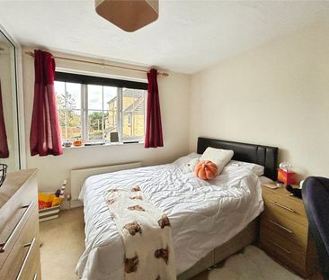 Nightingale Shott, Egham, Surrey, TW20 9SU - Photo 3