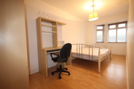 4 Bed Terraced House, Carlyle Avenue, BN2 - Photo 5