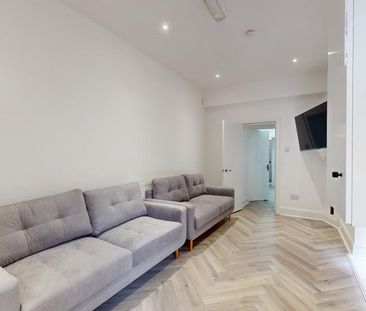 6 bedroom house to rent - Photo 2