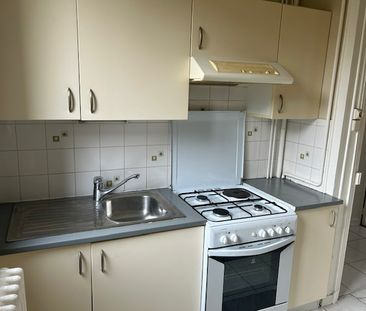 Appartement à louer - REIMS - Photo 2