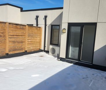 Two bedroom stacked townhouse for rent in Pickering - Photo 2