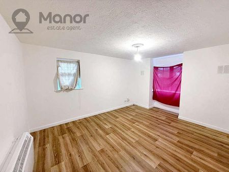 Rose Court, Bluebell Way, Ilford, IG1 - Photo 2