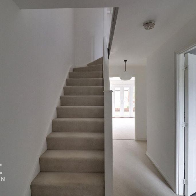 4 bedroom terraced house to rent - Photo 1