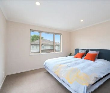 Four Bedroom family home - Photo 3