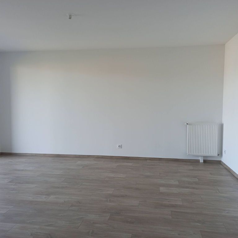 COMBOURG CENTRE - APPARTEMENT T3 avec terrasse - Photo 1