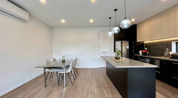 3 Bedroom home in Hobsonville with two carparks! - Photo 1