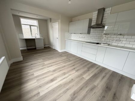 Birches Barn Road, Penn Fields, Wolverhampton - Photo 5