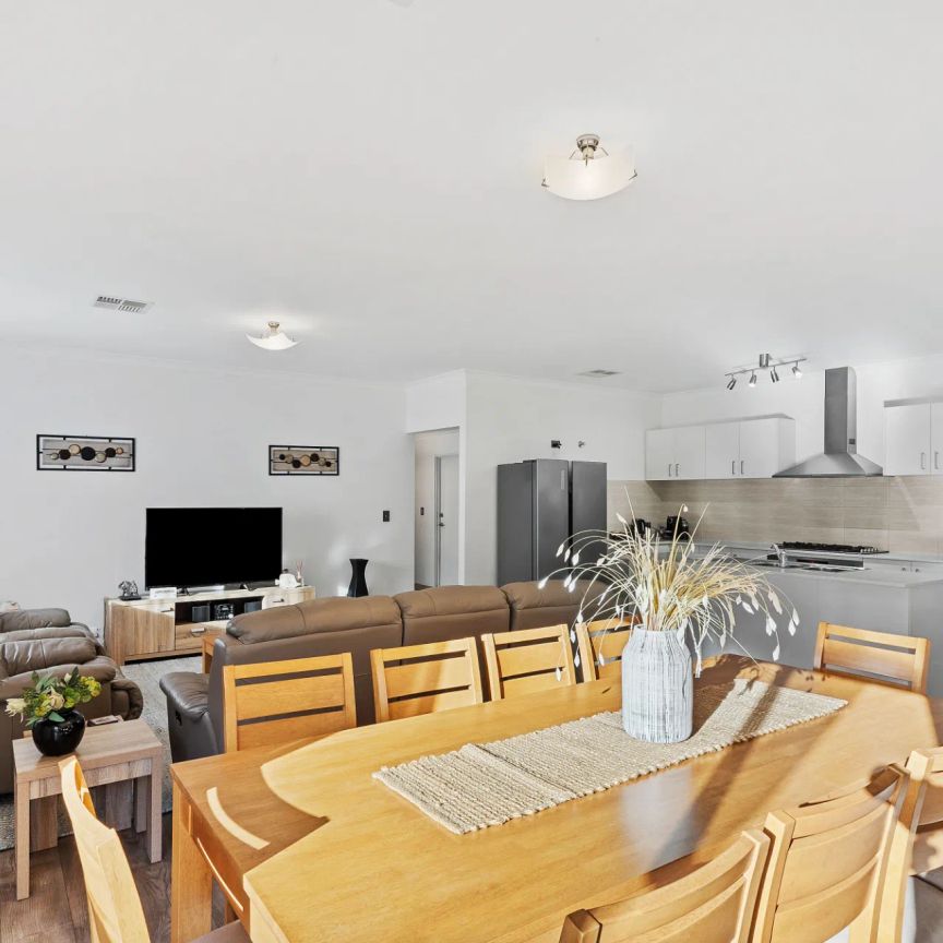 Beautifully Presented Family Home - Photo 1