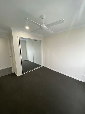 MODERN FAMILY HOME - Photo 3