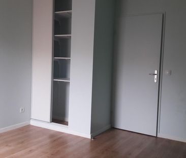 location Appartement T5 DE 97.26m² À TRAPPES - Photo 1