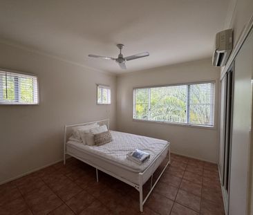 Sunlit Coastal Retreat in Hazelwood Gardens, Steps from Whitsunday ... - Photo 6