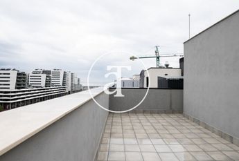 Penthouse apartment for rent with 3 bedrooms, balcony, terrace and 2 bathrooms in Badalona