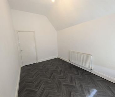 Top Floor Flat, Cowbridge Road East, Cardiff - Photo 4