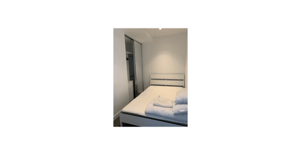 Modern One Bedroom, One Study Room Apartment in Southbank's Marco Building - Partly Furnished - Photo 1