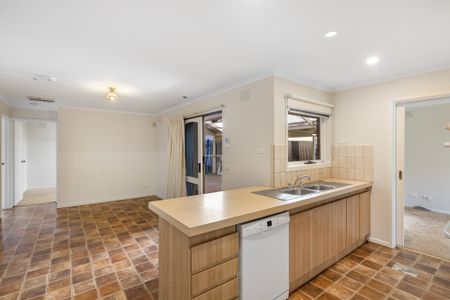 Fabulous Court Location - Photo 2