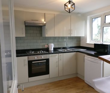 3 Bed Flat, Tollgate Rd, E16 - Photo 3