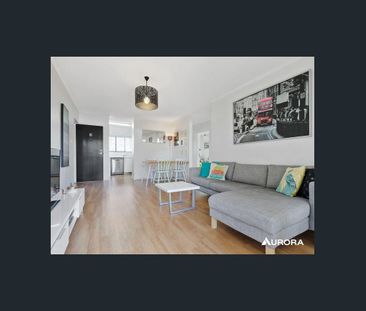 Convenient Apartment Living in the Heart of Greenslopes - Photo 2