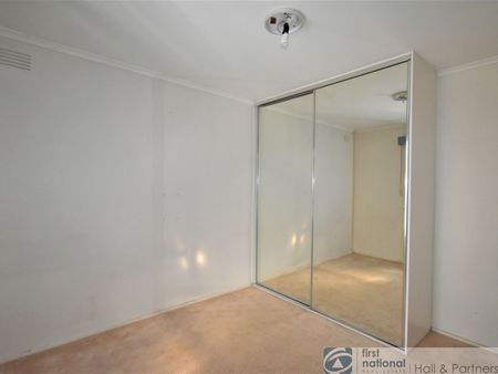 34 Emerald Drive, Springvale - Photo 4