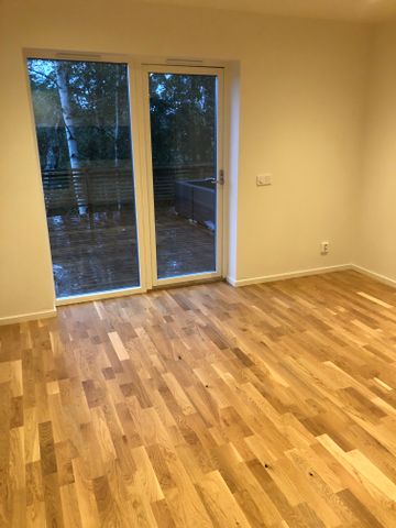 Långjökelgatan, Kista - Photo 2