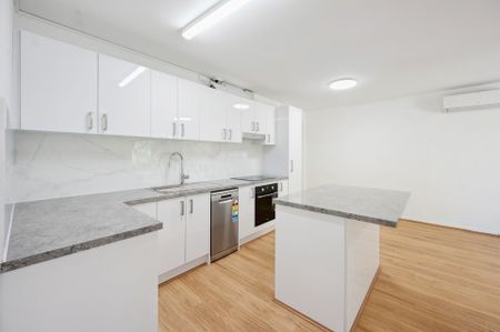 Discover Your New Home and Lifestyle in Como - Opposite McDougall Park!!! - Photo 3