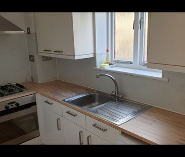 1 Bed Flat, Trafalgar Close, SE16 - Photo 4