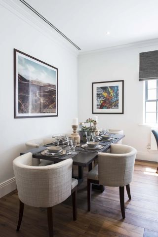 An exclusive penthouse apartment located in a converted warehouse development overlooking the River Thames. - Photo 5