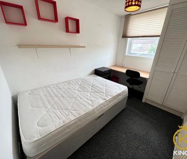 4 bedroom terraced house to rent - Photo 6