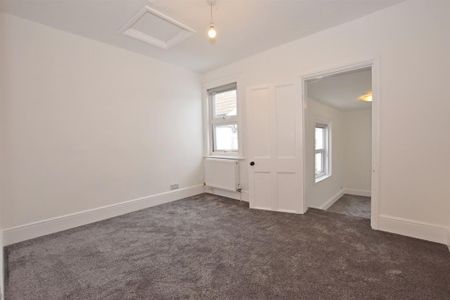 2 bedroom semi-detached house to rent - Photo 2